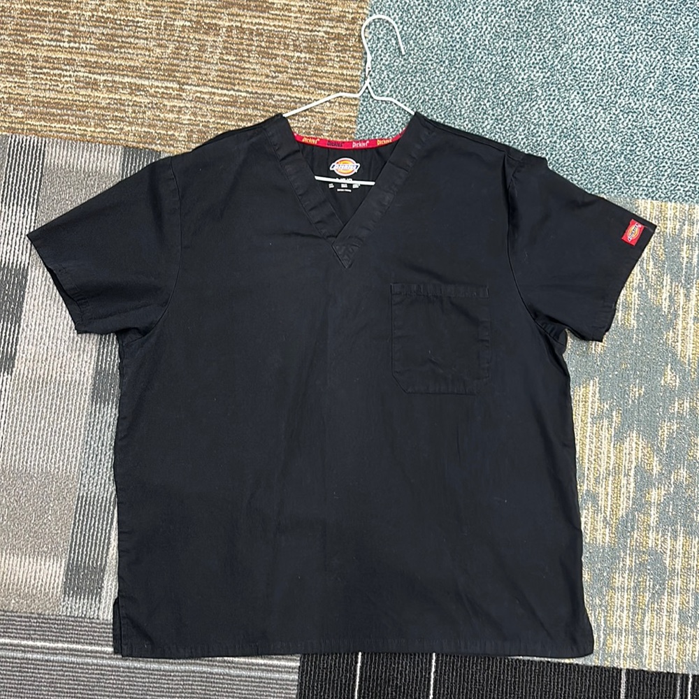 Dickies men’s scrub top shirt Large